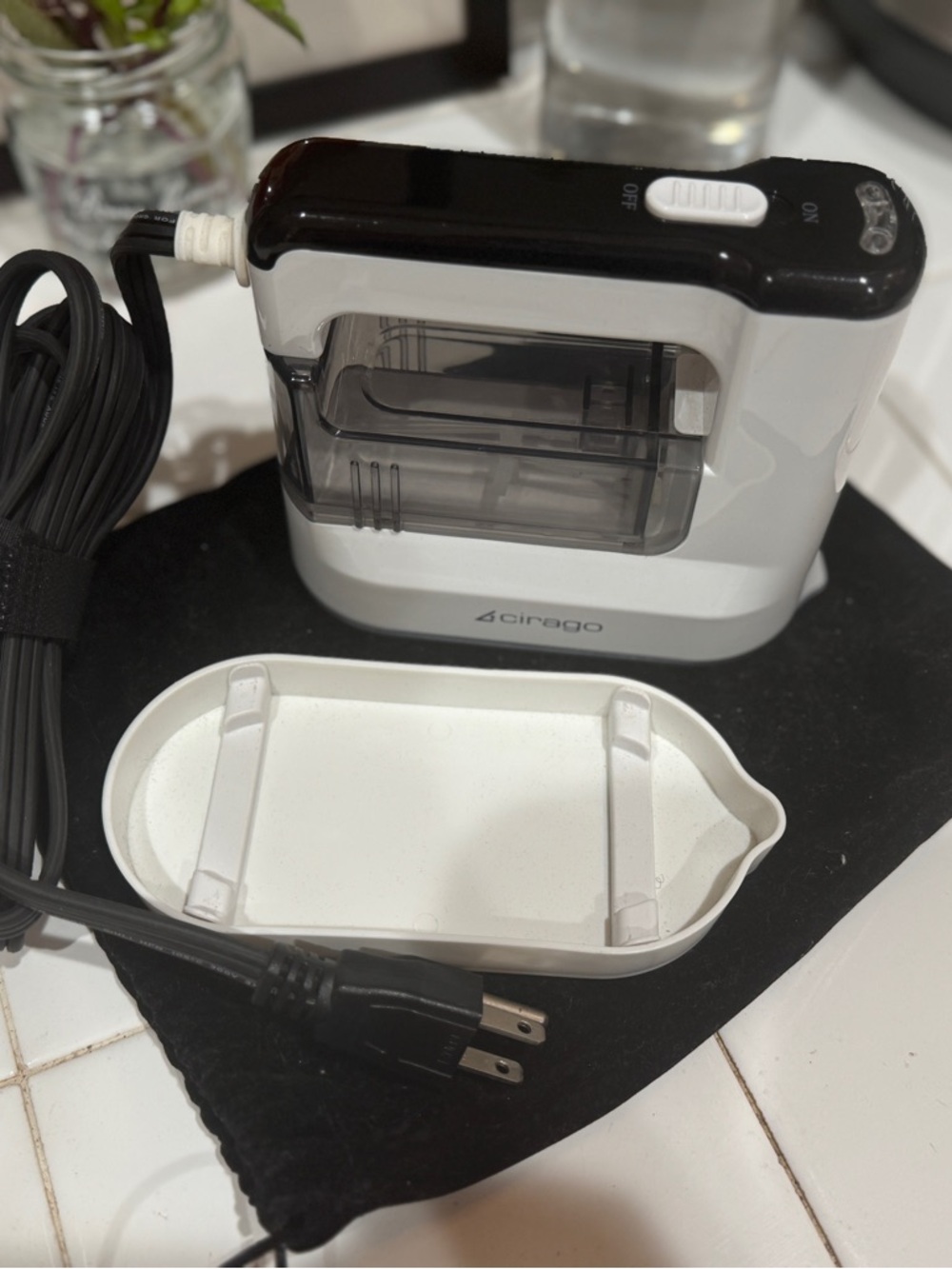 (Like new) Mini Travel Steam Iron – Compact & Convenient